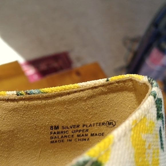 Aerosoles Silver Platter Open Toe Wedge Heel. 8 M. White,Yellow,Green Citrus - Picture 9 of 9